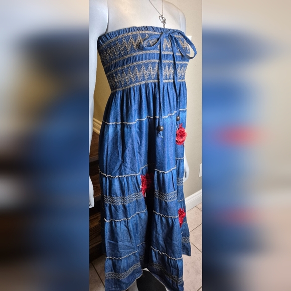 Strapless Blue Dress with Red Floral Details - Picture 12 of 15